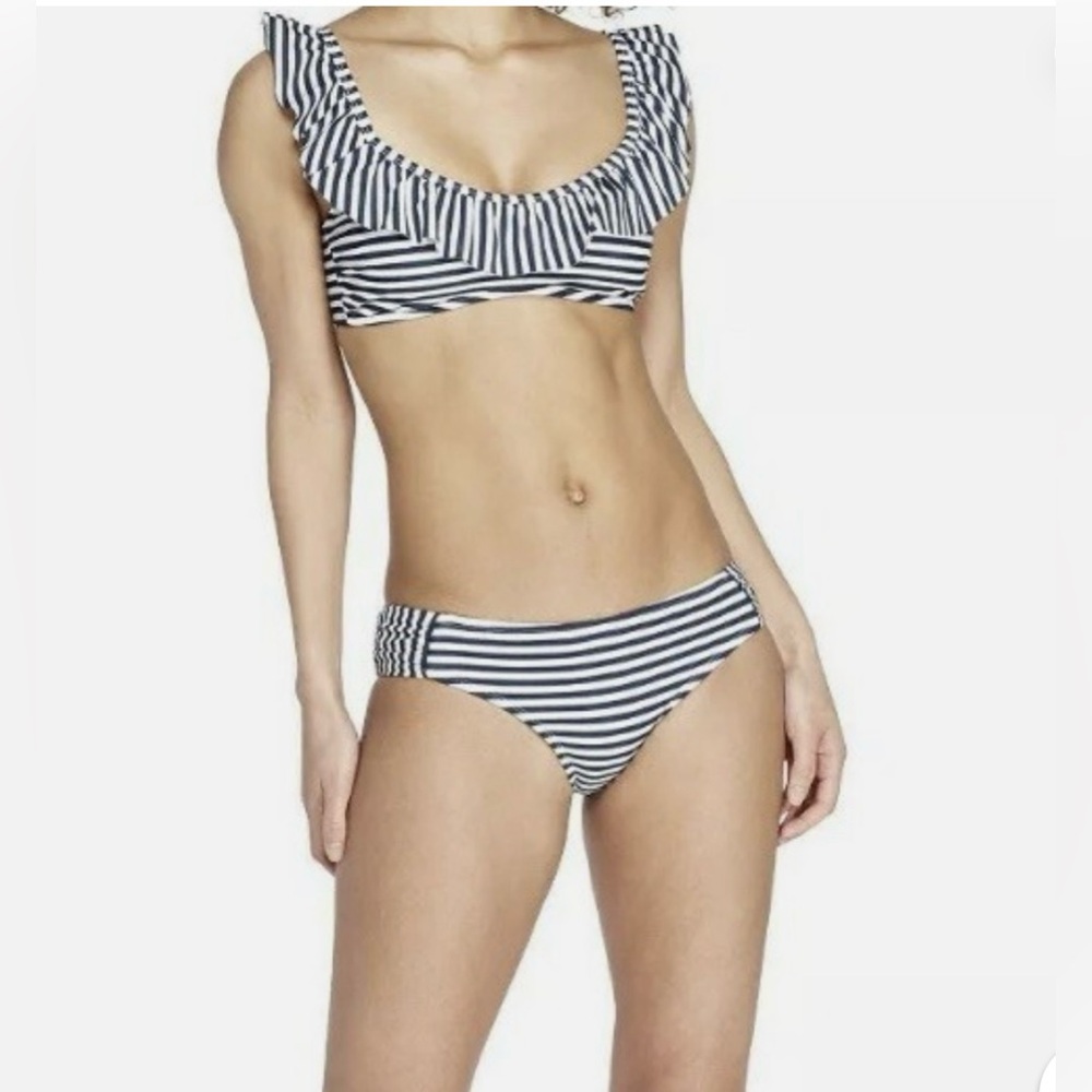 Vineyard Vine Women’s Striped Bikini: Size Medium